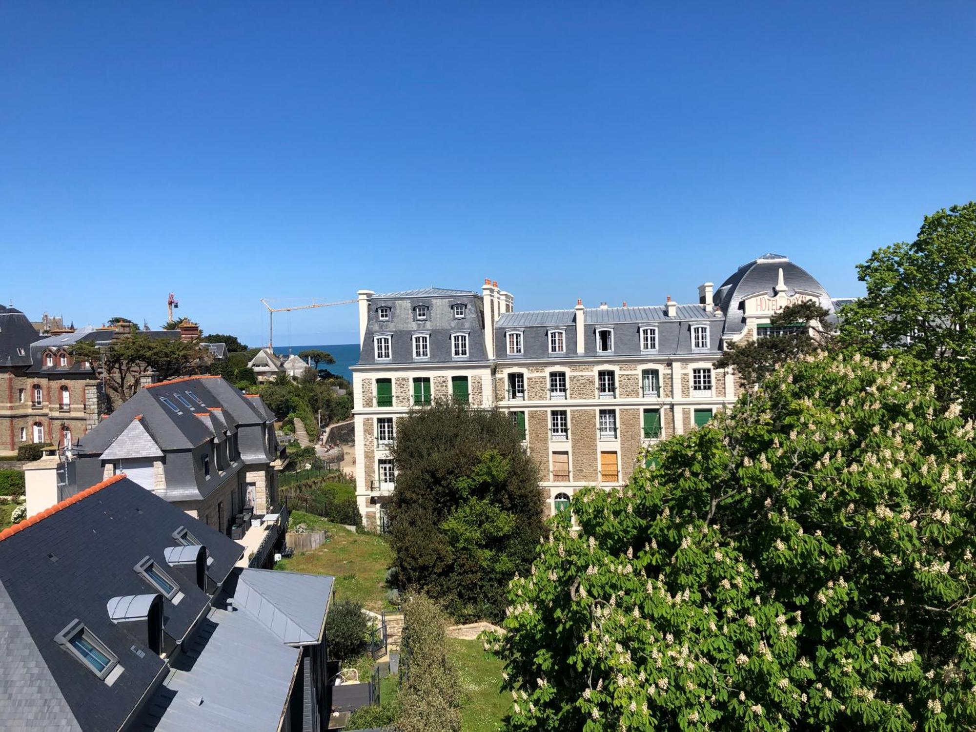 Studio Tout Confort Apercu Mer Dinard Exterior foto